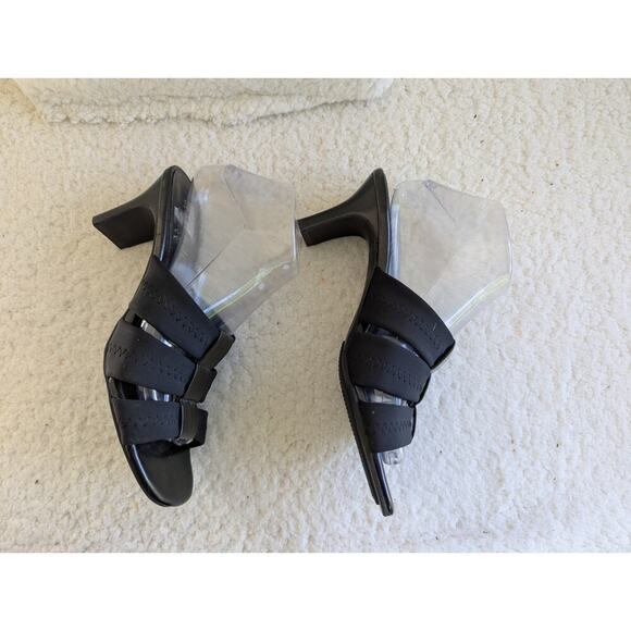 Moda Reflex Womens slip on strapped pumps Black Size 8.5 Med Cute - Picture 2 of 9